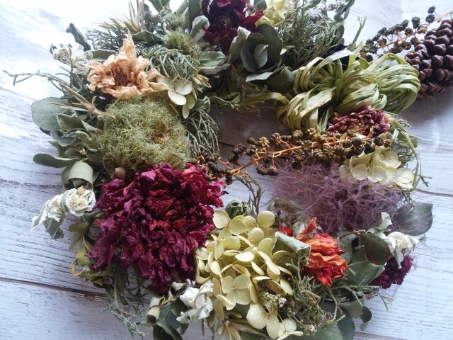 オールドローズとダリアのお花のリース  フラワーリース  リース  造花 オールドローズとダリアのお花のリース フラワーリース リース 造花