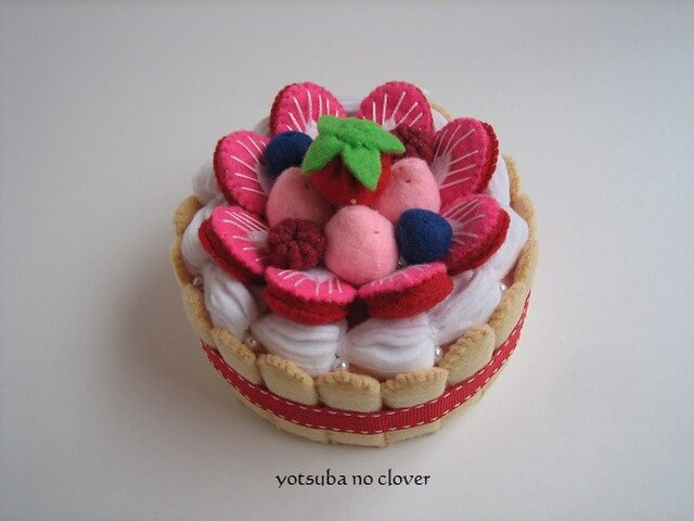SALE《直径9.5cm》いちごクリームのケーキ①の画像1枚目