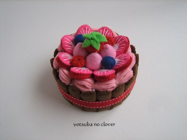 SALE《直径9.5cm》いちごクリームのケーキ④の画像1枚目