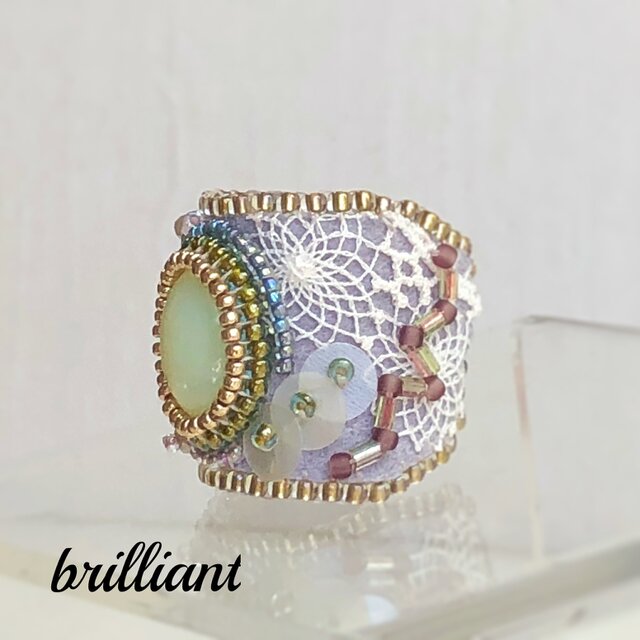 ビーズ刺繍リング ミルキーイエローオパールの画像1枚目