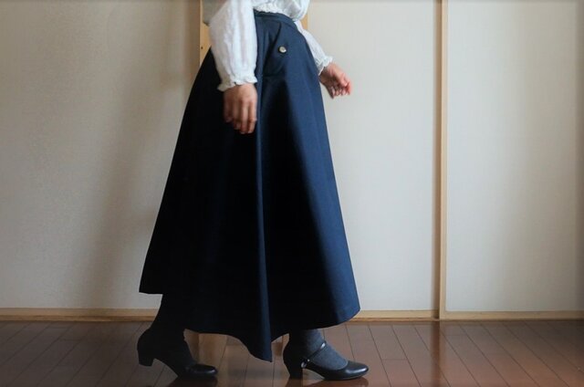 新色*ネイビー*チノクロス*ポケット付きフレアースカート*綿*裏地付きの画像1枚目