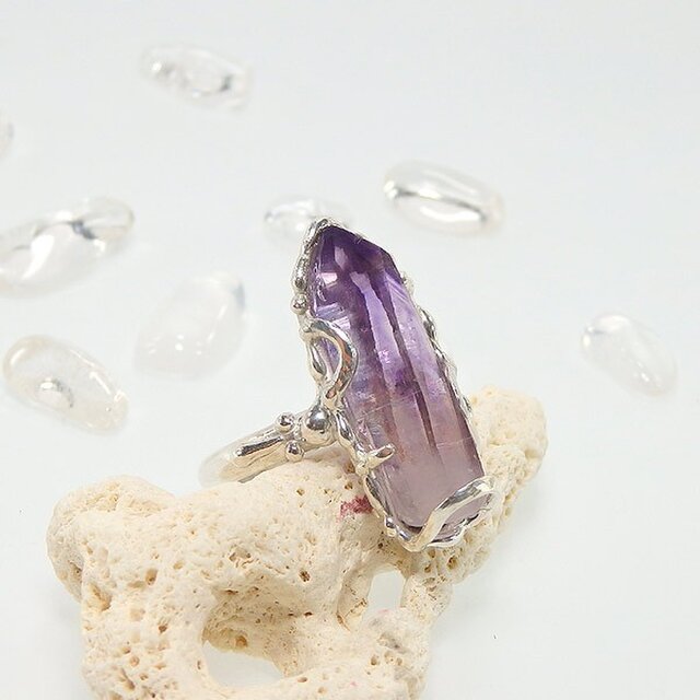 結晶を指に飾る～ ベラクルス・アメジスト原石のリング 12.5号 | iichi