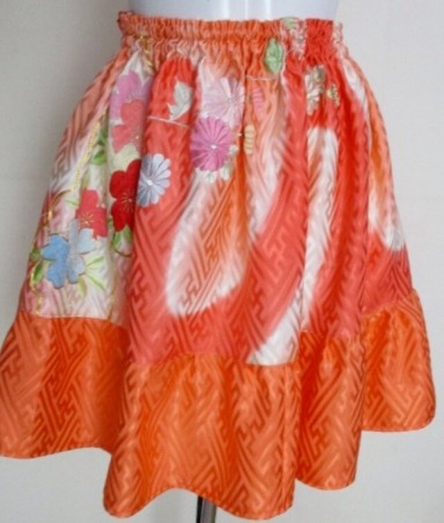 送料無料 花柄の振袖で作ったミニスカート 3766の画像1枚目