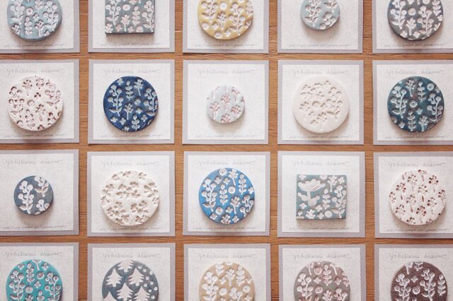 : : : 陶土の草花ブローチ : : : 23の画像1枚目