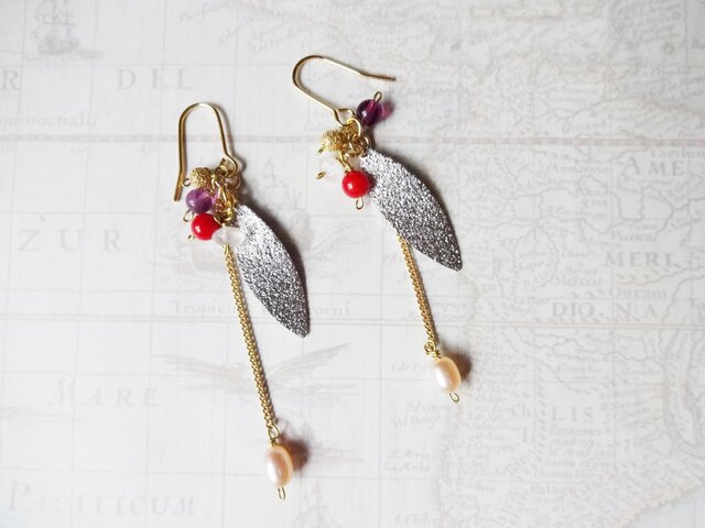 妖精の実 ピアス/イヤリングの画像1枚目
