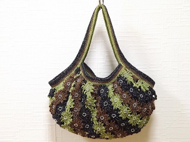 ビーズ刺繍・小花モチーフバッグの画像1枚目