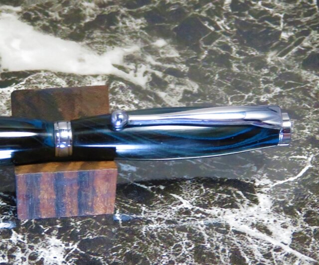 回転式ボールペン【エボナイト・マーブル 青】 | iichi 日々の暮らしを