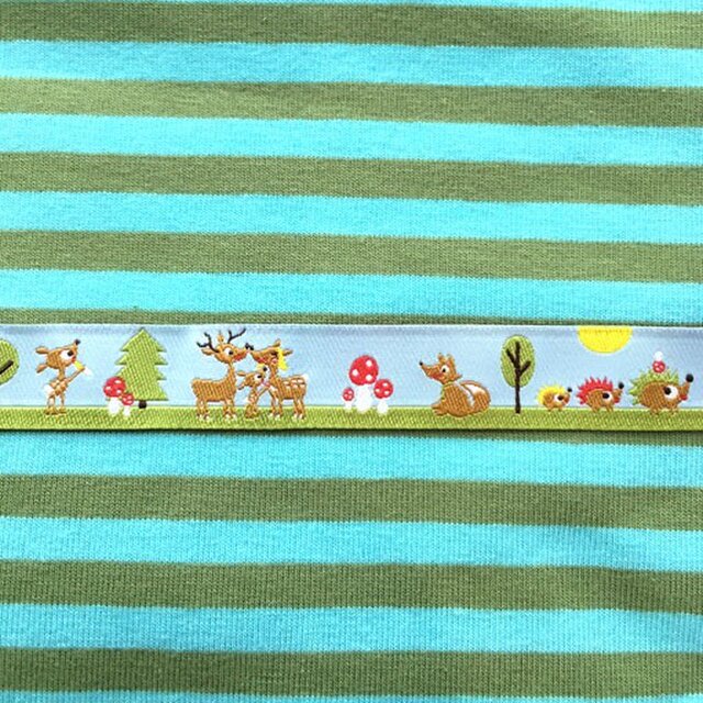 ドイツファーベミクス 刺繍リボン 1m-鹿とハリネズミのファミリーの画像1枚目