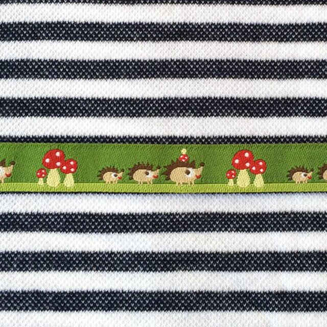 ドイツファーベミクス 刺繍リボン 1m-ハリネズミの家族の画像1枚目