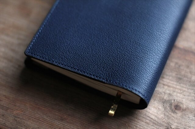 藍染革[shiboai] 文庫本ブックカバー（真鍮しおり付） | iichi 日々の