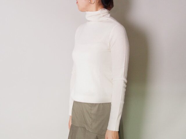 お家で洗える 上質なカシミヤ100 ハイネックニット 白 Iichi ハンドメイド クラフト作品 手仕事品の通販