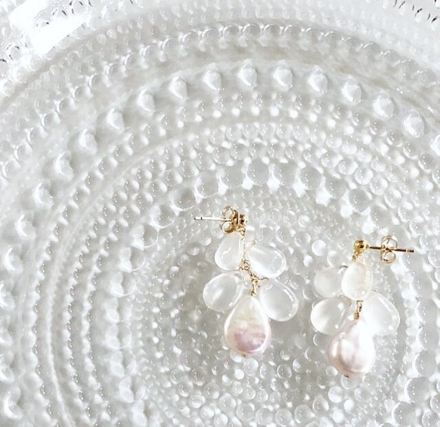 selmonia moonstone*pearl*pierceの画像1枚目