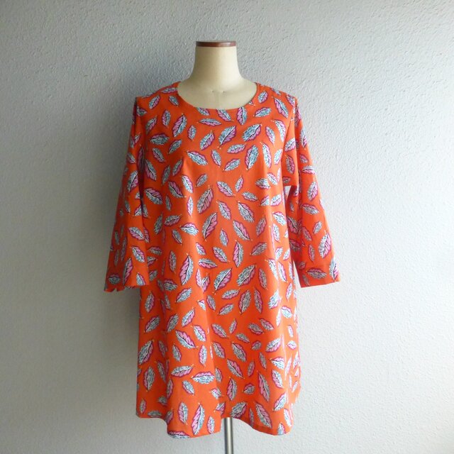 リバティ Woven Leaves のチュニックブラウスの画像1枚目