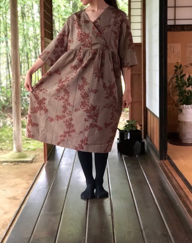 銘仙羽織から薔薇、小菊、紅葉カシュクールワンピースMの画像1枚目