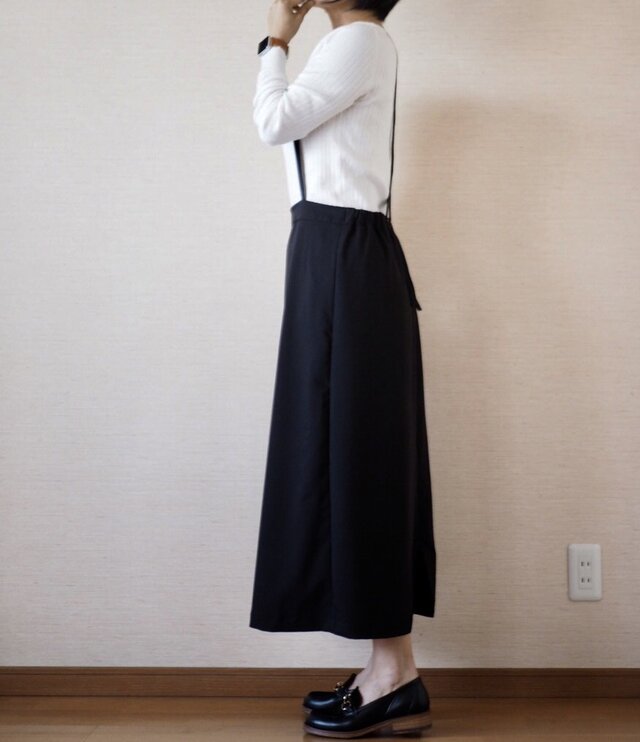 大人のサスペンダースカートの画像1枚目