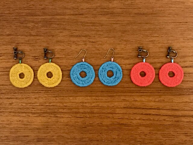 刺繍アクセサリー(丸)の画像1枚目