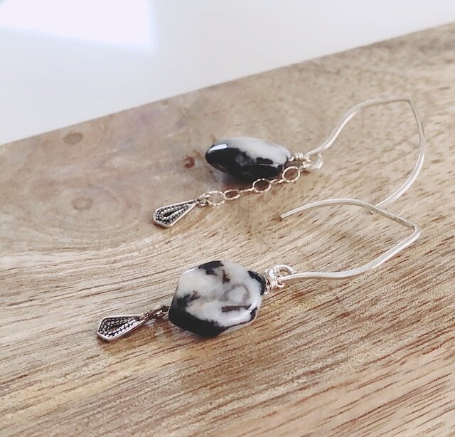 zebra jasper*pierceの画像1枚目