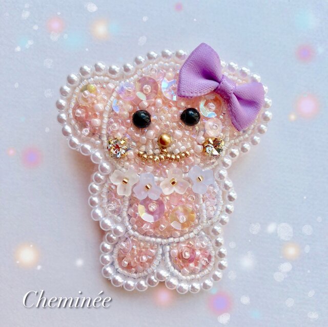 ビーズ刺繍♡くまさんのブローチの画像1枚目