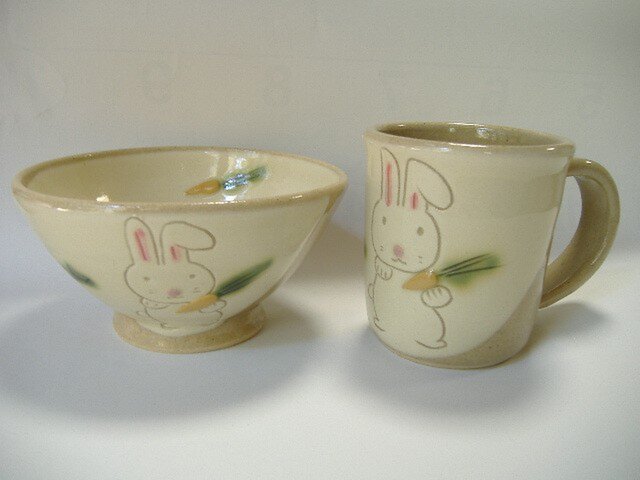 うさぎのマグカップとお茶碗のセットの画像1枚目