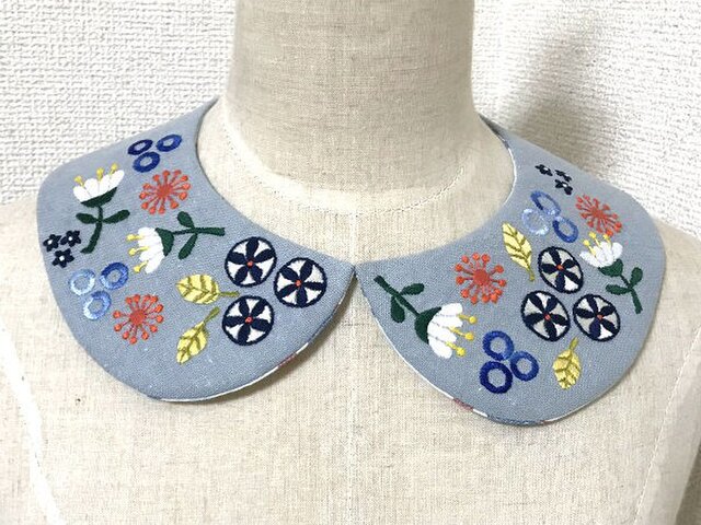 手刺繍つけ襟(レトロポップ)の画像1枚目
