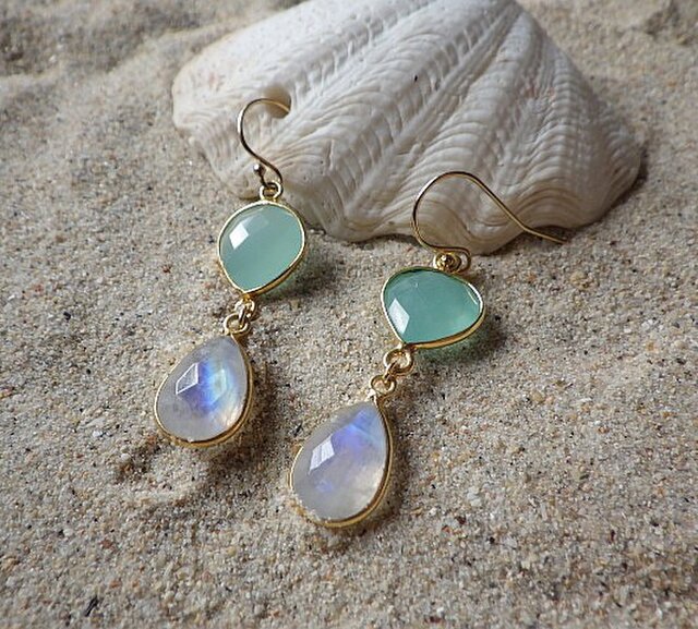 海と月の雫ピアス・ムーンストーン Framed Chalcedony &Moonstone*vermeil*の画像1枚目