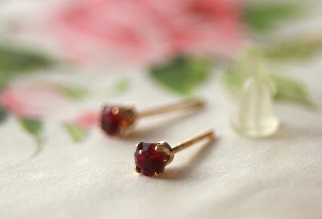 【14kgf】スワロフスキービジューピアス ピンク 誕生日 クリスマス プレゼント ビジュー 結婚式 ウエディングの画像1枚目