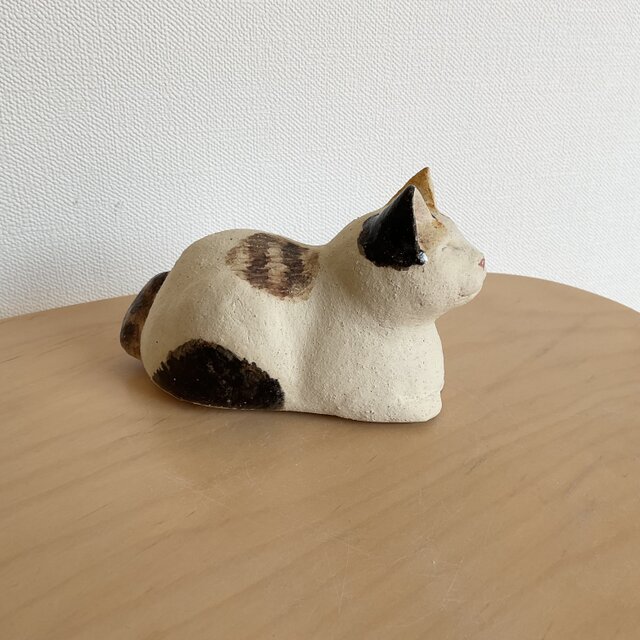 よい顔の三毛猫 | iichi 日々の暮らしを心地よくする