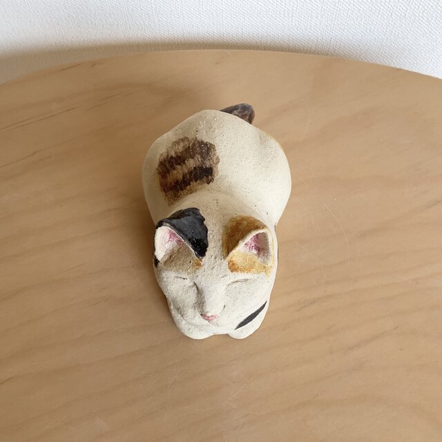 よい顔の三毛猫 | iichi 日々の暮らしを心地よくするハンドメイドや