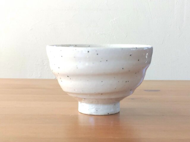 ろくろ目のご飯茶碗・大(白御影)の画像1枚目