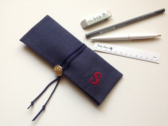 temps「 S 」 リネン手刺繍ペンケースの画像1枚目