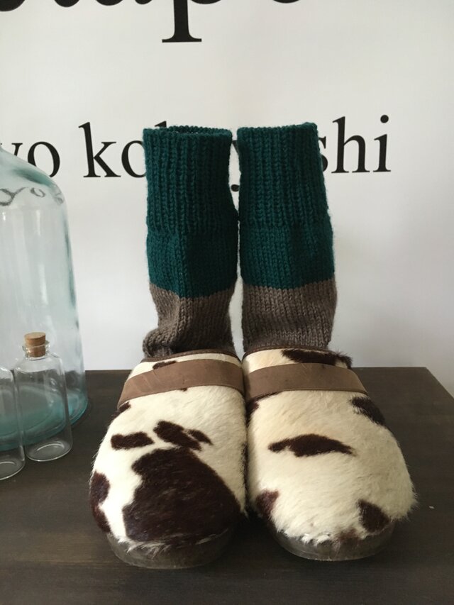 手編みの靴下 2019 グリーン 茶の画像1枚目