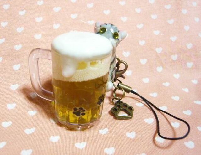 にゃんこのしっぽ〇にゃんこの生ビール〇アメリカンショートヘア〇猫〇ストラップの画像1枚目