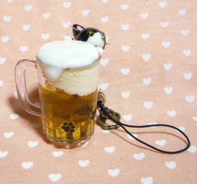 にゃんこのしっぽ〇にゃんこの生ビール〇はちわれ〇猫〇ストラップの画像1枚目