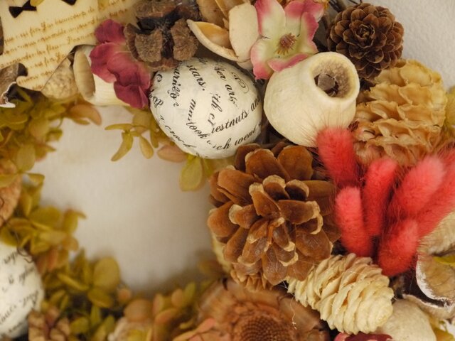 木の実たっぷりハロウィンリース | iichi 日々の暮らしを心地よくする