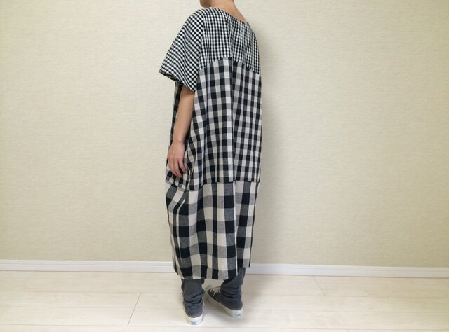フレンチスリーブのゆるワンピ010(モノトーンチェック)の画像1枚目