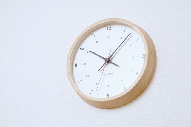 muku round wall clock 9 ナチュラル 電波時計 連続秒針 km-82NRCの画像1枚目
