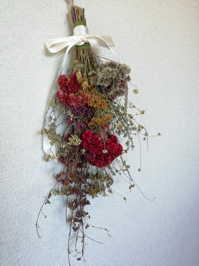送料無料]ドライフラワースワッグ◇秋の野花 | iichi 日々の暮らしを