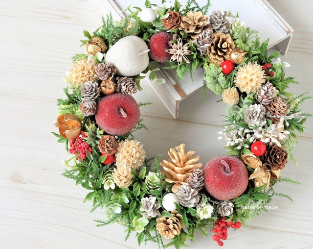 たっぷり木の実のクリスマス りんご 白と赤：リース4 | iichi 日々の