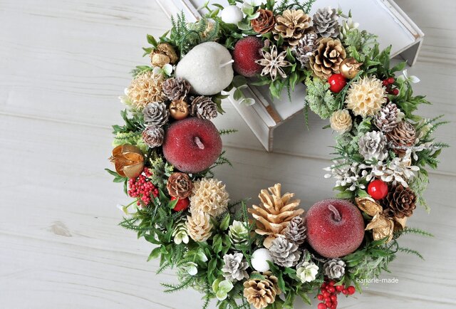 たっぷり木の実のクリスマス りんご 白と赤：リース4 | iichi 日々の