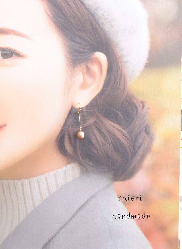 【SALE】c301 G70　8mm　ピンクベージュのチェコパール　ロングピアス（パーツ変更可能）