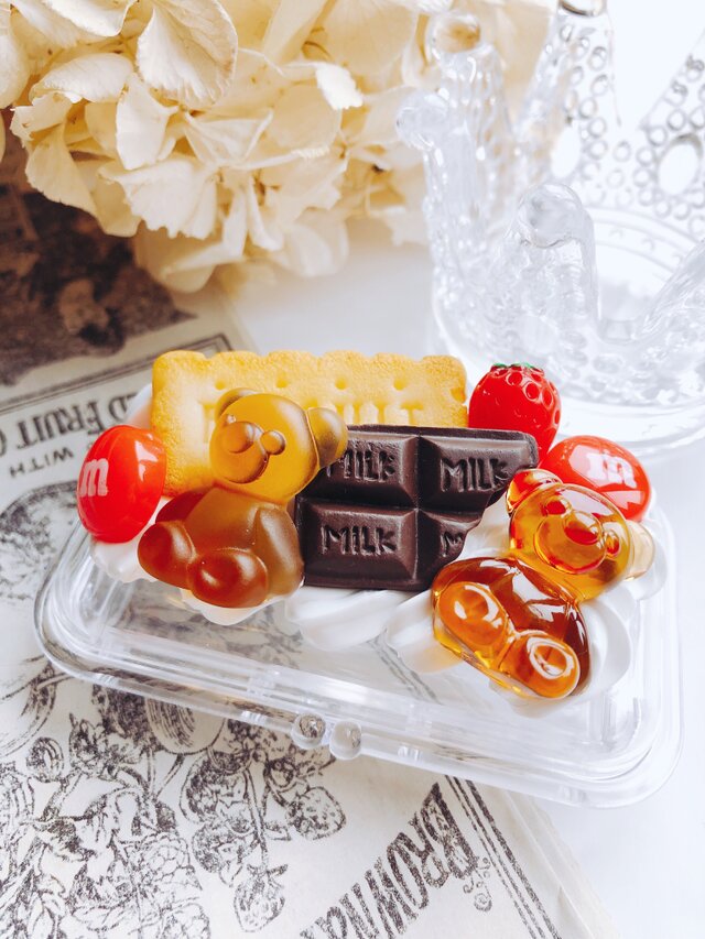 お菓子の印鑑ケース 朱肉とブラシつき フェイクスイーツの画像1枚目
