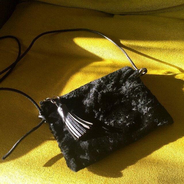 ムートンレザーのミニミニポシェット