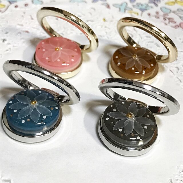 再販!選べる4種類☆white flower煌めきスマホリングの画像1枚目