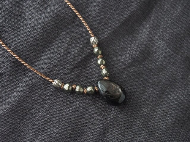Black Pear Shaped Short Necklaceの画像1枚目