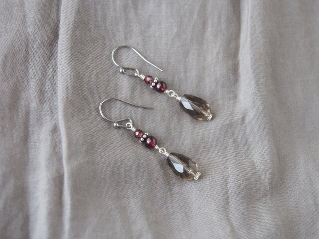 Smoky&Red Pierce(silver)の画像1枚目