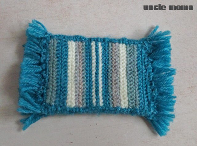 ドール用ツヴィスト刺繍のラグ(玄関・ルームマット)Blue 1/12ミニチュア・ファブリックの画像1枚目