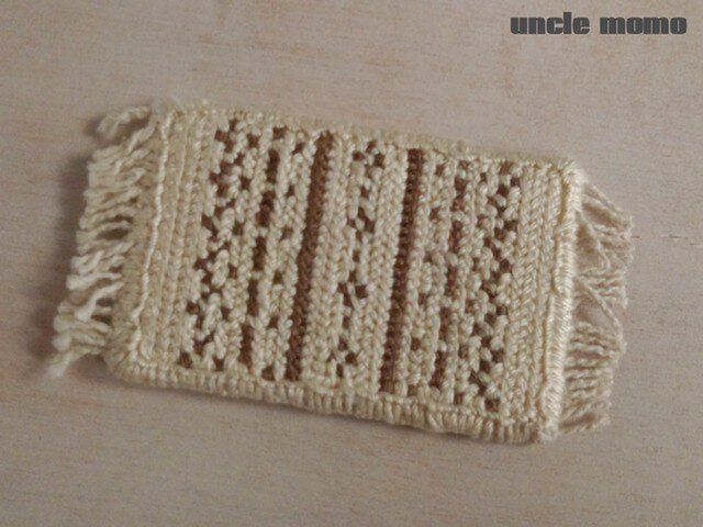 ドール用ツヴィスト刺繍のラグ(玄関・ルームマット)Natural 1/12ミニチュア・ファブリックの画像1枚目