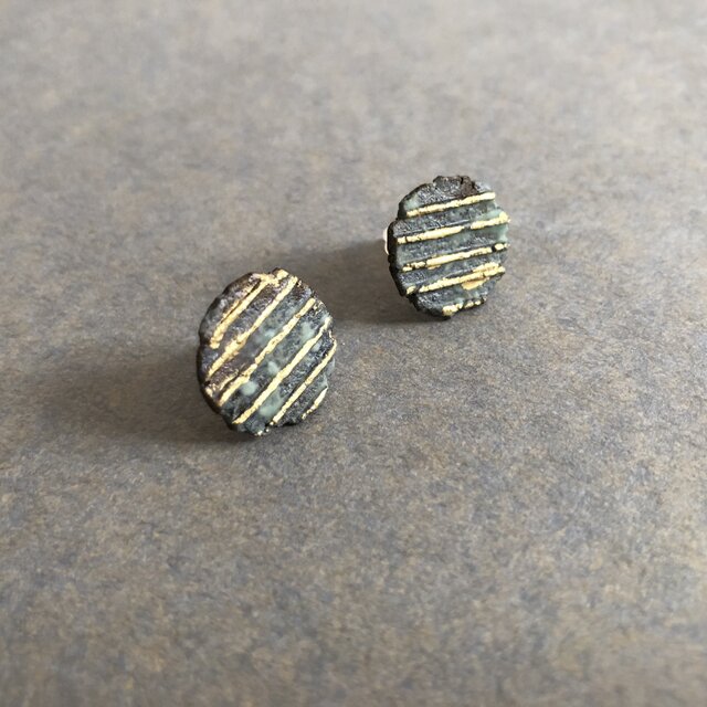 陶ピアス 青銅 「シマ」の画像1枚目