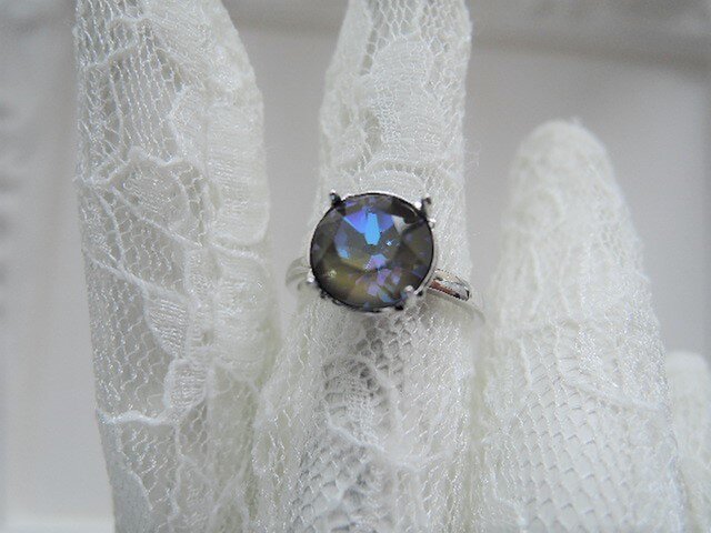 1139）スワロフスキー・クリスタル2019/20年秋冬の新色：アーミー