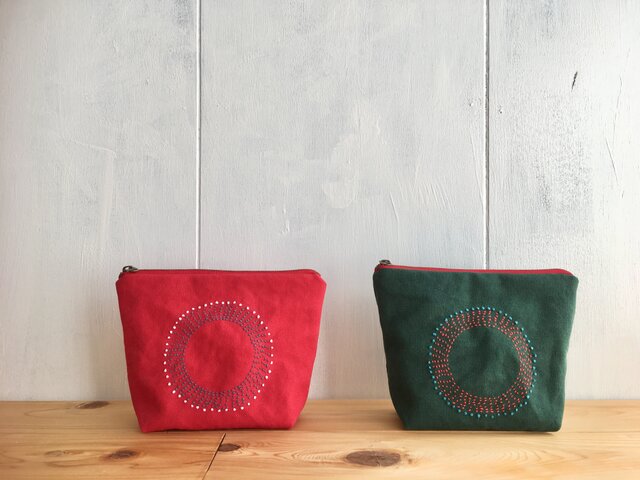 【受注製作】刺繍入り緑色のポーチの画像1枚目